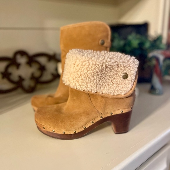 UGG Lynnea Stud Shearling Lined Clog Tan Leather Heel Ankle Boots Size 6 Boho - Picture 4 of 16